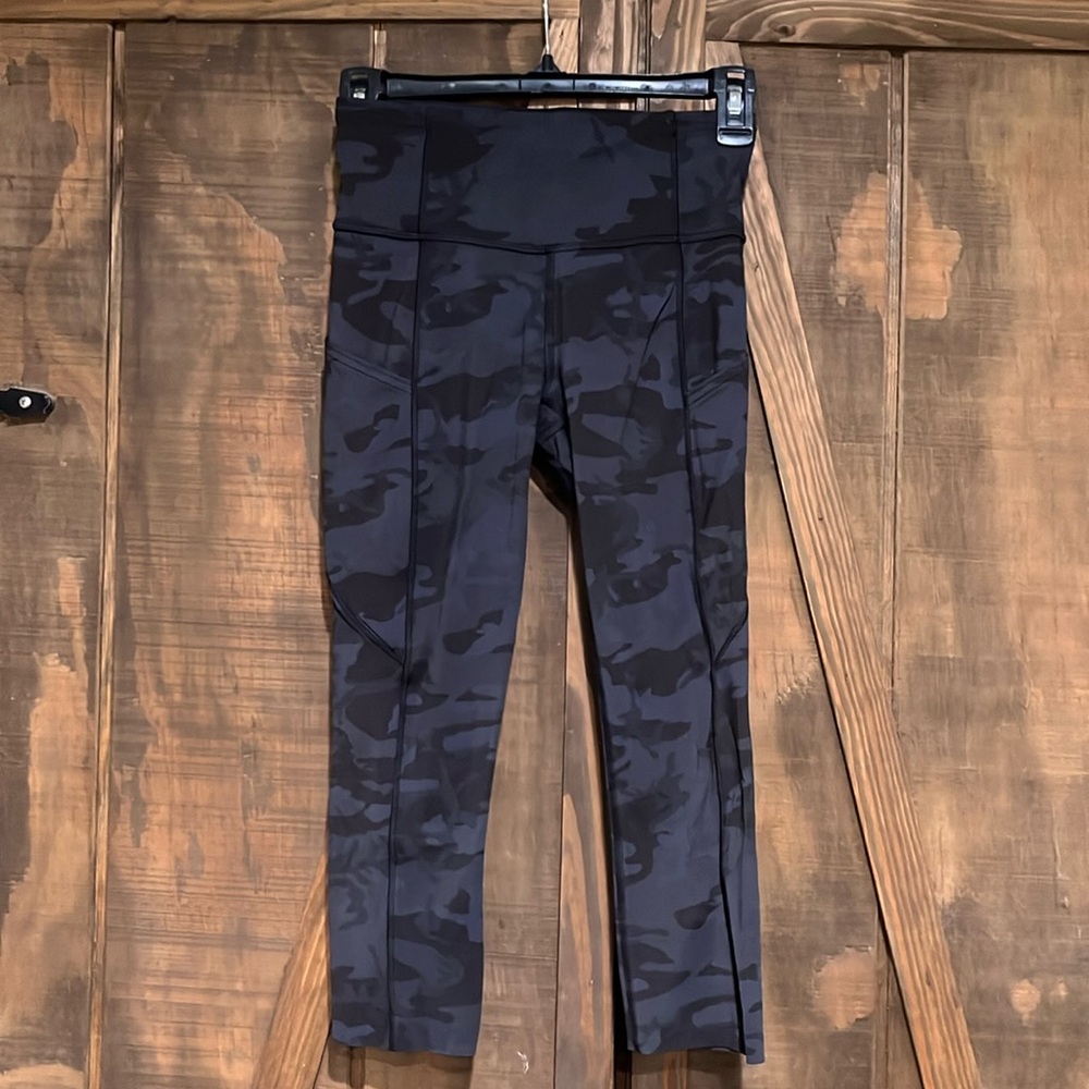 Lulu lemon crop tights with side pockets